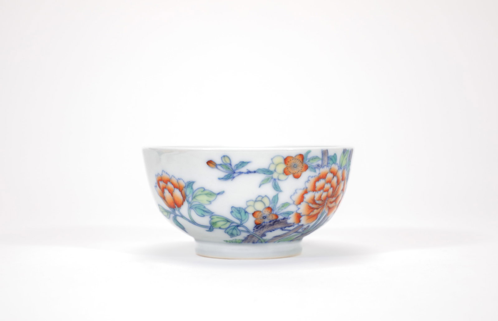 A DOUCAI 'PEONY SPRAY' CUP (1 of 6)