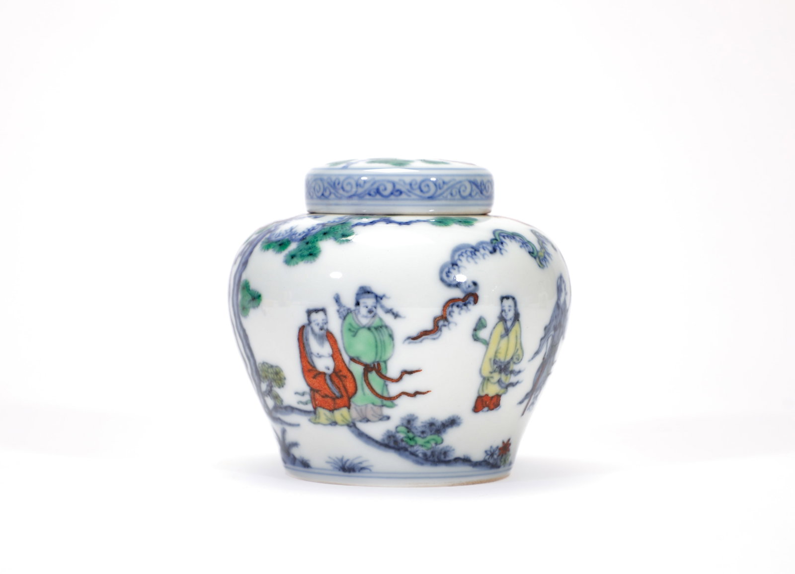 A DOUCAI 'EIGHT IMMORTALS' COVERED JAR