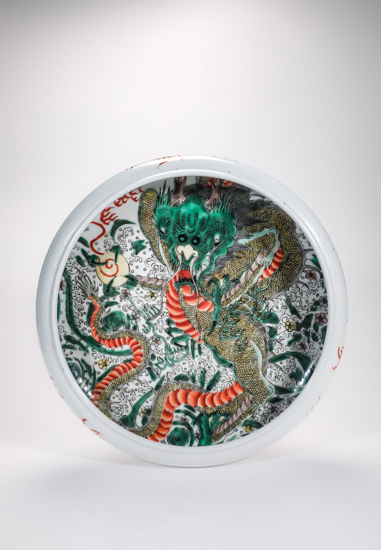 A WUCAI 'DRAGON' BRUSH WASHER