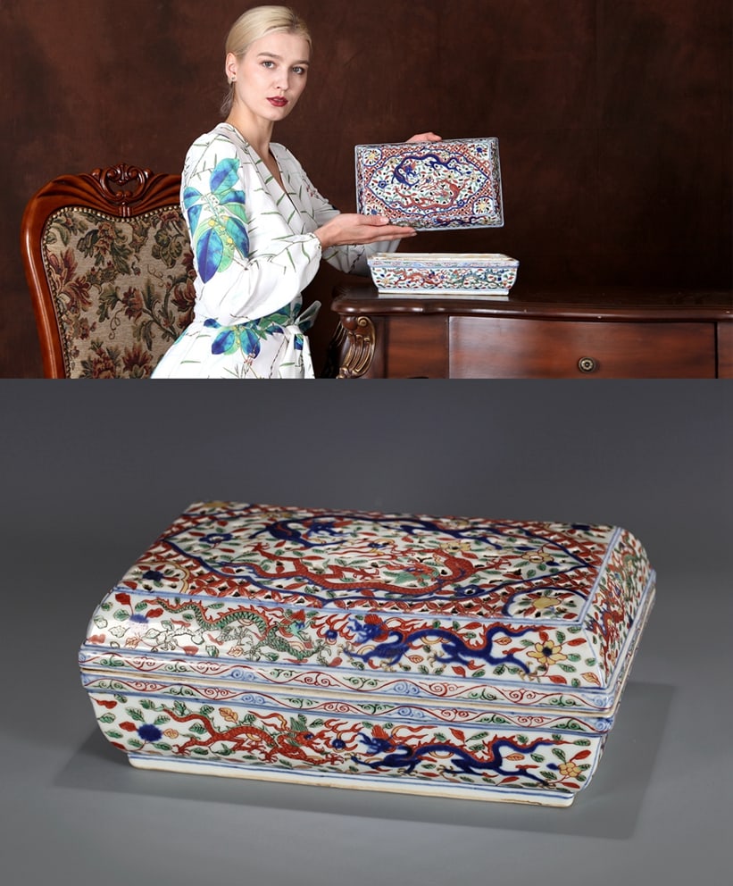 A WUCAI 'DRAGON AND PHOENIX' COVERED BOX