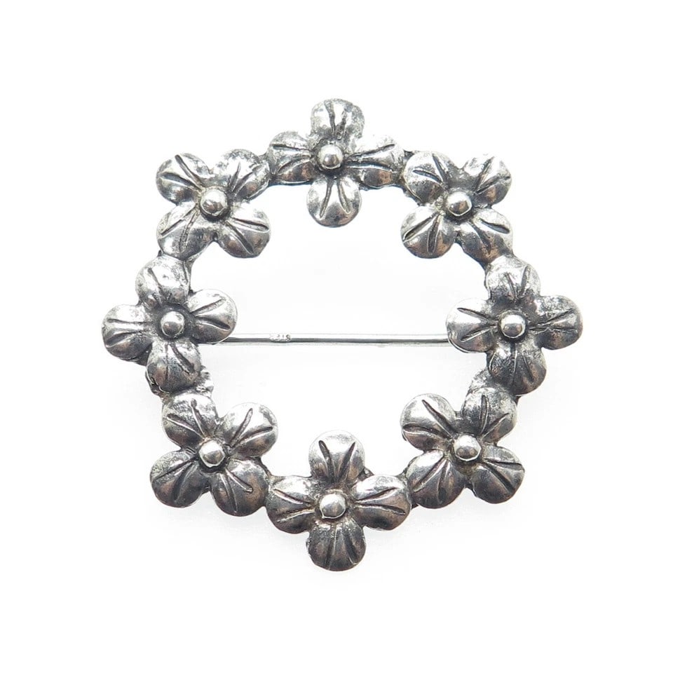 VINTAGE SILVER-TONE FLORAL WREATH BROOCH (1 of 2)