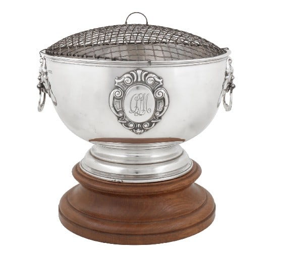 A GEORGE V STERLING SILVER TWIN HANDLED BOWL, LONDON 1913 BY HOLLAND, ALDWINCKLE AND SLATER (1 of 1)
