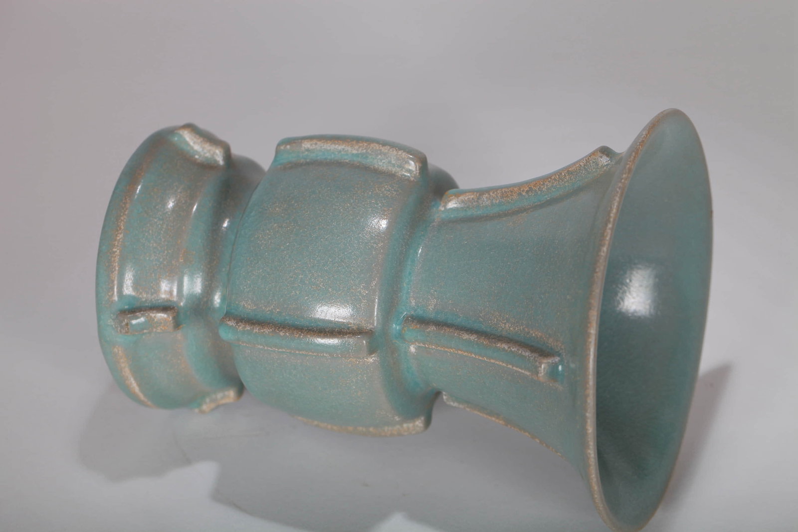 A RU WARE 'PLAIN' BEAKER - 9