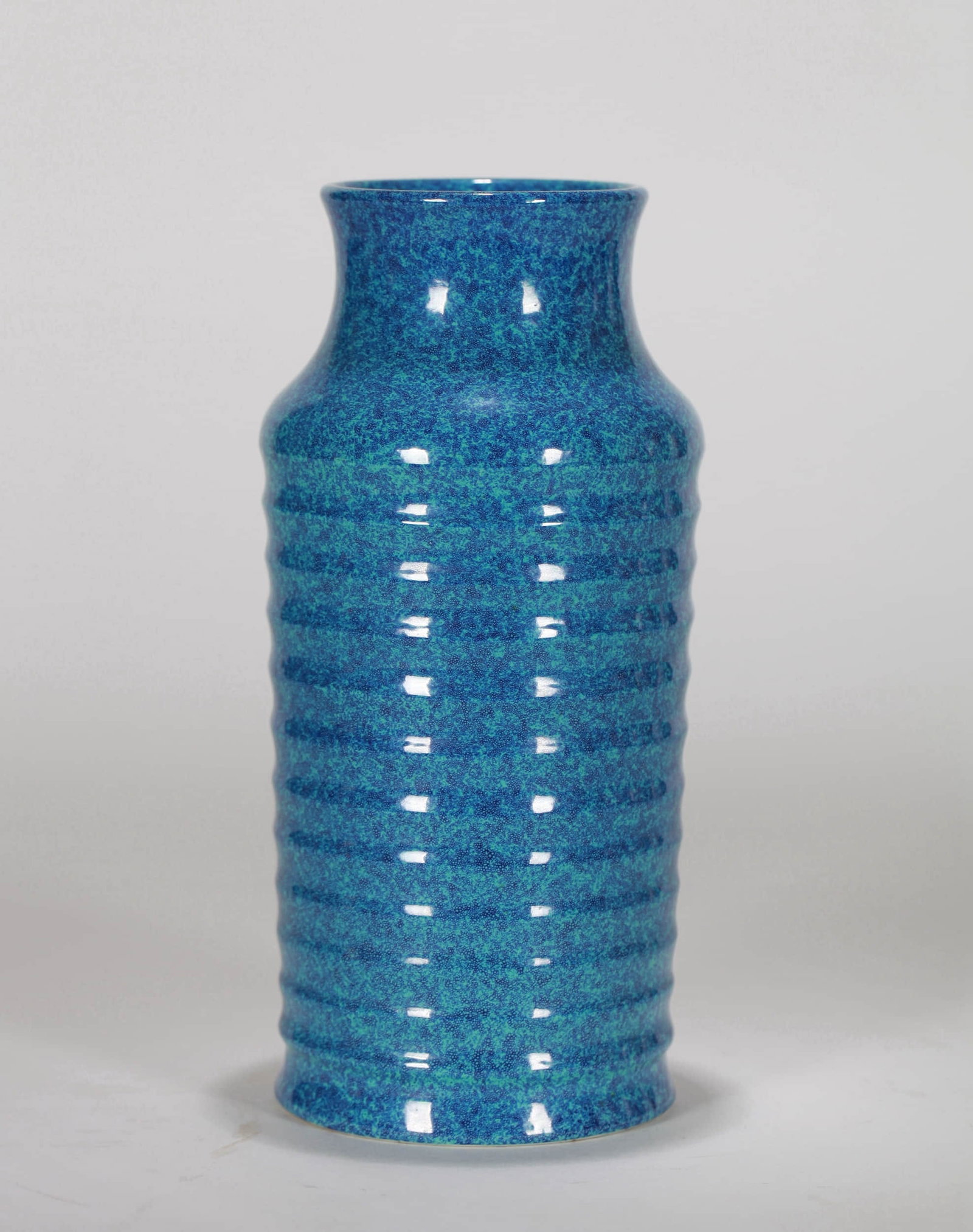 A ROBIN'S EGG GLAZED 'STRING' VASE - 5