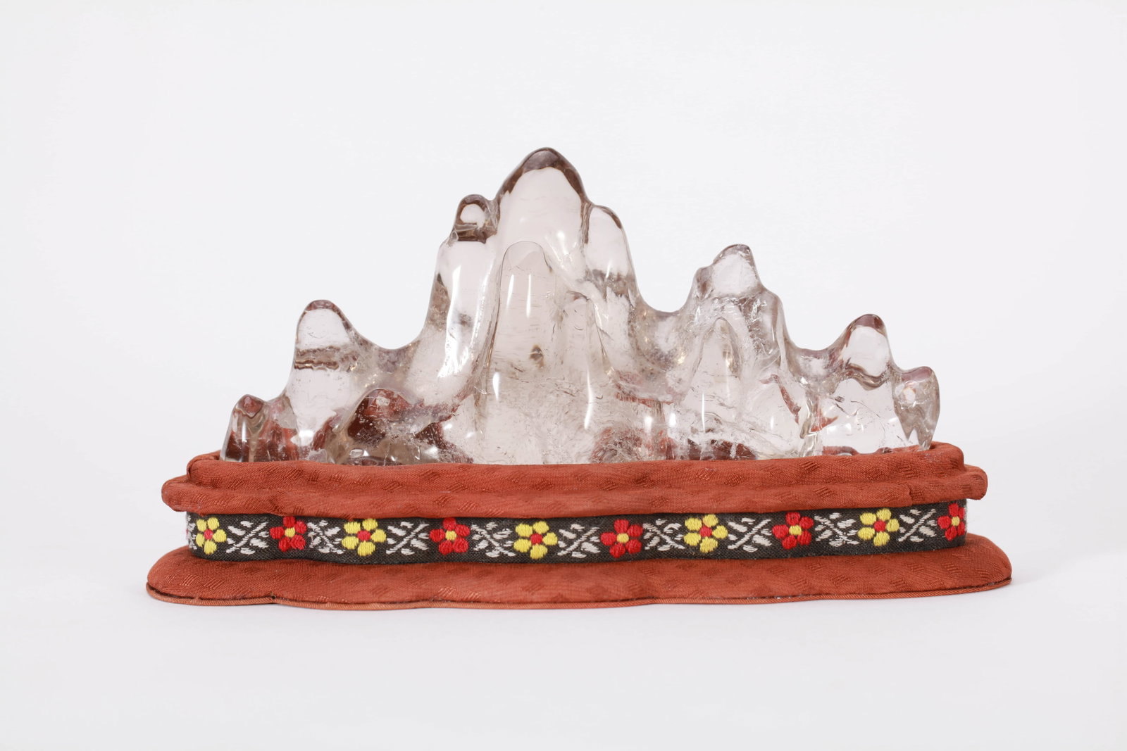 A CRYSTAL 'PLAIN' BRUSH REST: A CRYSTAL 'PLAIN' BRUSH REST Dimensions: Length: 14 cm (5.51 in.), Height: 6.5 cm (2.56 in.). All measurements are approximate.