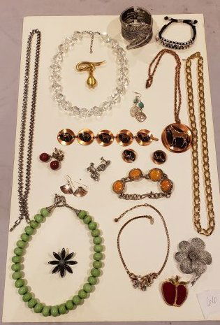 Costume Jewelry Lot Copper Horse Vintage Trifari: Costume Jewelry Lot Copper Horse necklace bracelet & clip earrings and a vintage Trifari Necklace. Buyers Premium 20%. **In-House shipping Available. WE WILL BE ADDING LOTS TO THIS AUCTION DAILY!!
