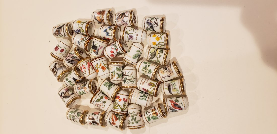 1979 Franklin Fine Bone China Thimbles Birds Flowers: 1979 Franklin Porcelain Fine Bone China Thimbles Birds Flowers Limited Edition Thimbles. Buyers Premium 20%. **In-House shipping Available. WE WILL BE Bone China Limited Edition ADDING LOTS TO THIS AU