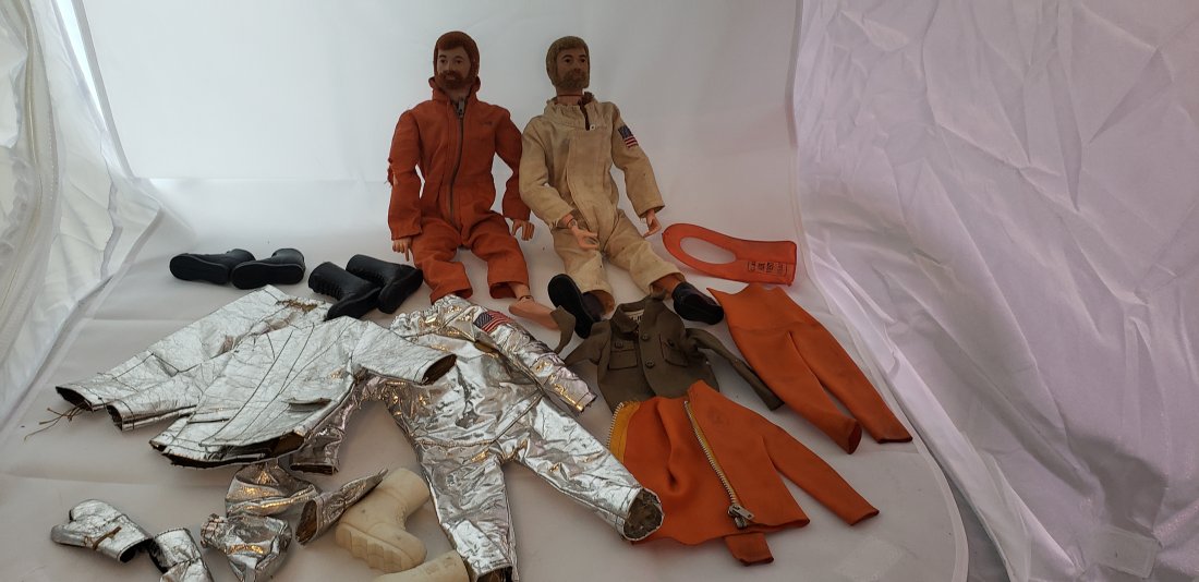 Vintage GI Joe Flocked Hair Lot of 2 + Clothes: Vintage GI Joe Flocked Hair Lot of 2 + Clothes. Played with condition. See photos for details. *In-House Shipping Available