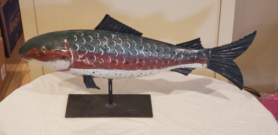 Folk Art Painted Metal Fish on Metal Stand: Folk Art Painted Metal Fish on Metal Stand. Measures 22" by 11". Weighs approx 4# Buyers Premium is 20%. *In-House Shipping Available*. We will be adding lots to this sale daily!!