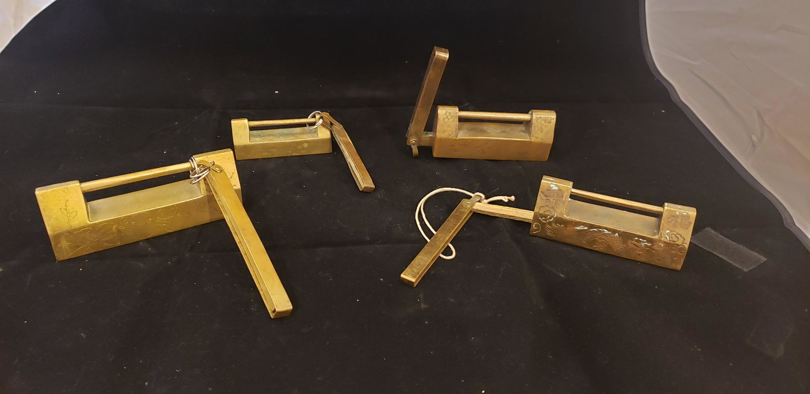 Lot of 4 Chinese Brass Locks with Keys (1 of 6)