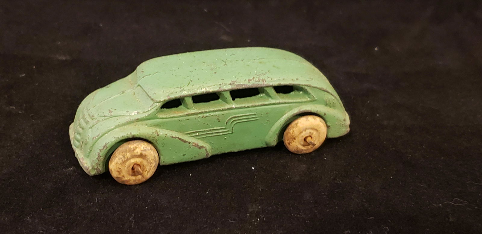 Antique Barclay? Manoil? Toy Streamlined Bus (1 of 4)