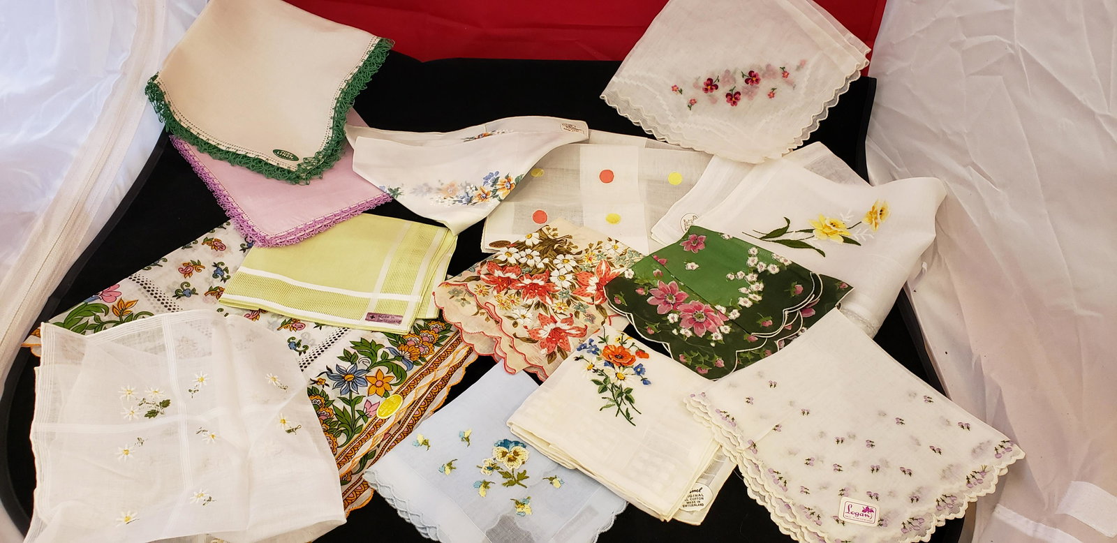 Ladies Vintage Hankerchiefs: Ladies Vintage Hankerchiefs. Buyers Premium 20% *In House Shipping Available*Pick up is April 15th 11-4 at 31 Wall Street Oxford, NJ. You will receive 1 invoice for hammer price and buyers premium and