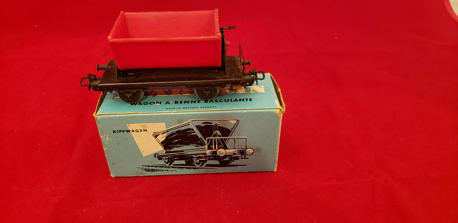 4513 Marklin Kippwagon in box: 4513 Marklin Kippwagon in box. Buyers Premium 20% *In House Shipping Available*Pick up is April 15th 11-4 at 31 Wall Street Oxford, NJ. You will receive 1 invoice for hammer price and buyers premium -
