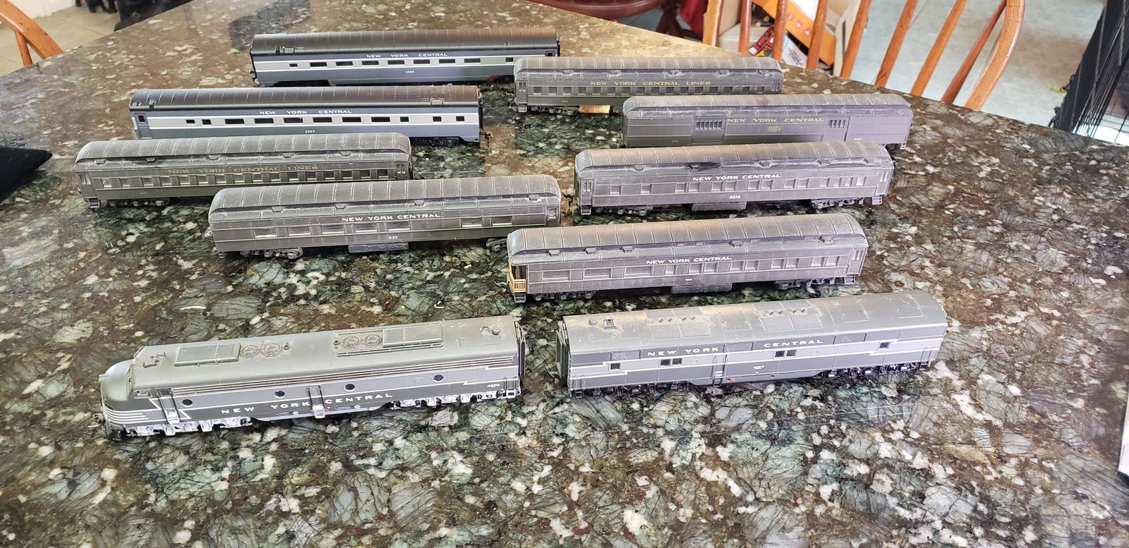 Lot Mixed HO New York Central Trains w/ Engine (1 of 7)