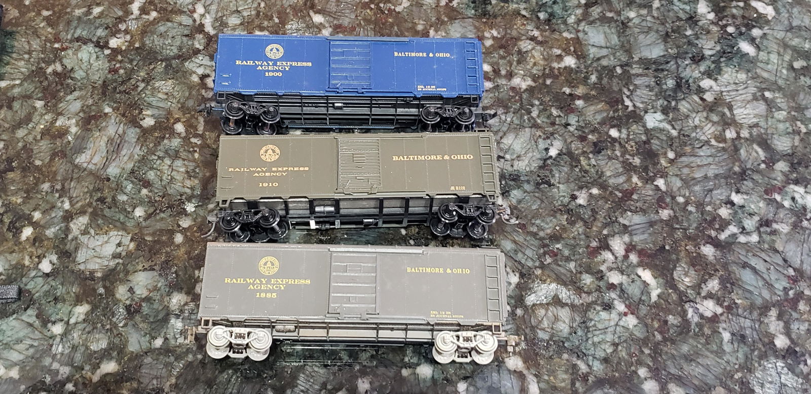 3 Baltimore & Ohio HO Scale Train Car (1 of 3)