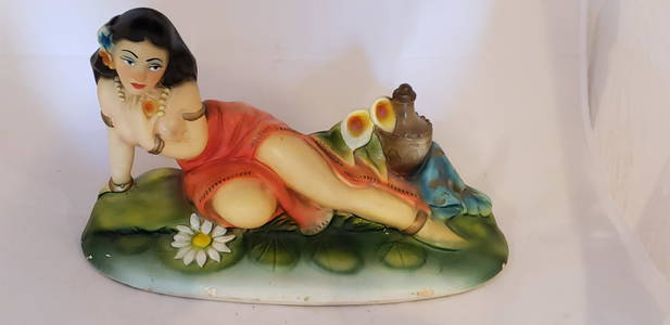 Vintage Chalkware Nude Hula Girl Woman