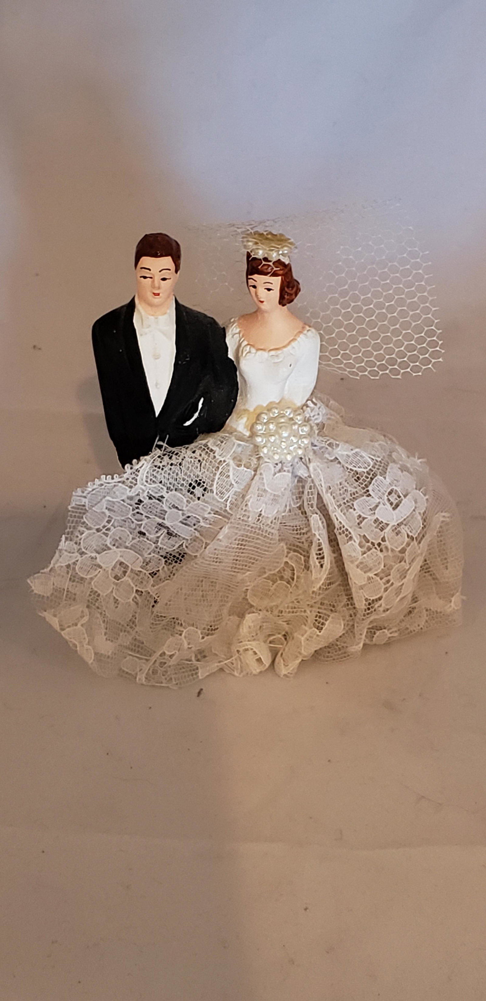 Mid-Century Bride Groom Cake Topper: Mid-Century Bride Groom Cake Topper. Buyers Premium 20% *In-House Shipping Available* After you pay your invoice for Hammer Price and Premium YOU WILL RECEIVE A 2nd INVOICE THRU PAYPAL FOR SHIPPING