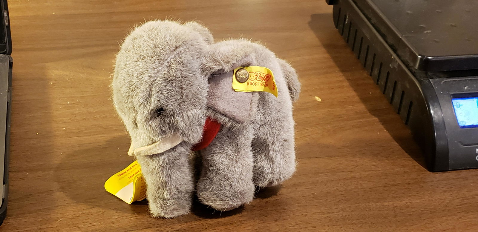 Steiff Elephant 1450/12 Button & Tag (1 of 6)