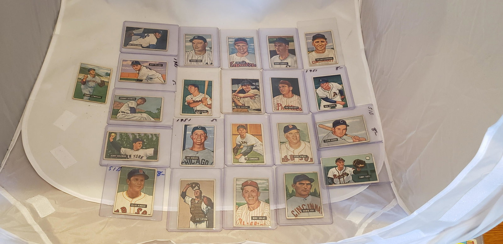 1951 Bowman Baseball Lot Newcombe Mize Bob Feller: 1951 Bowman Baseball Lot Newcombe Mize Bob Feller ++ Buyers Premium is 20% In-House Shipping is Available for this item You will receieve a SECOND invoice from Paypal TO YOUR EMAIL ADDRESS for shippin