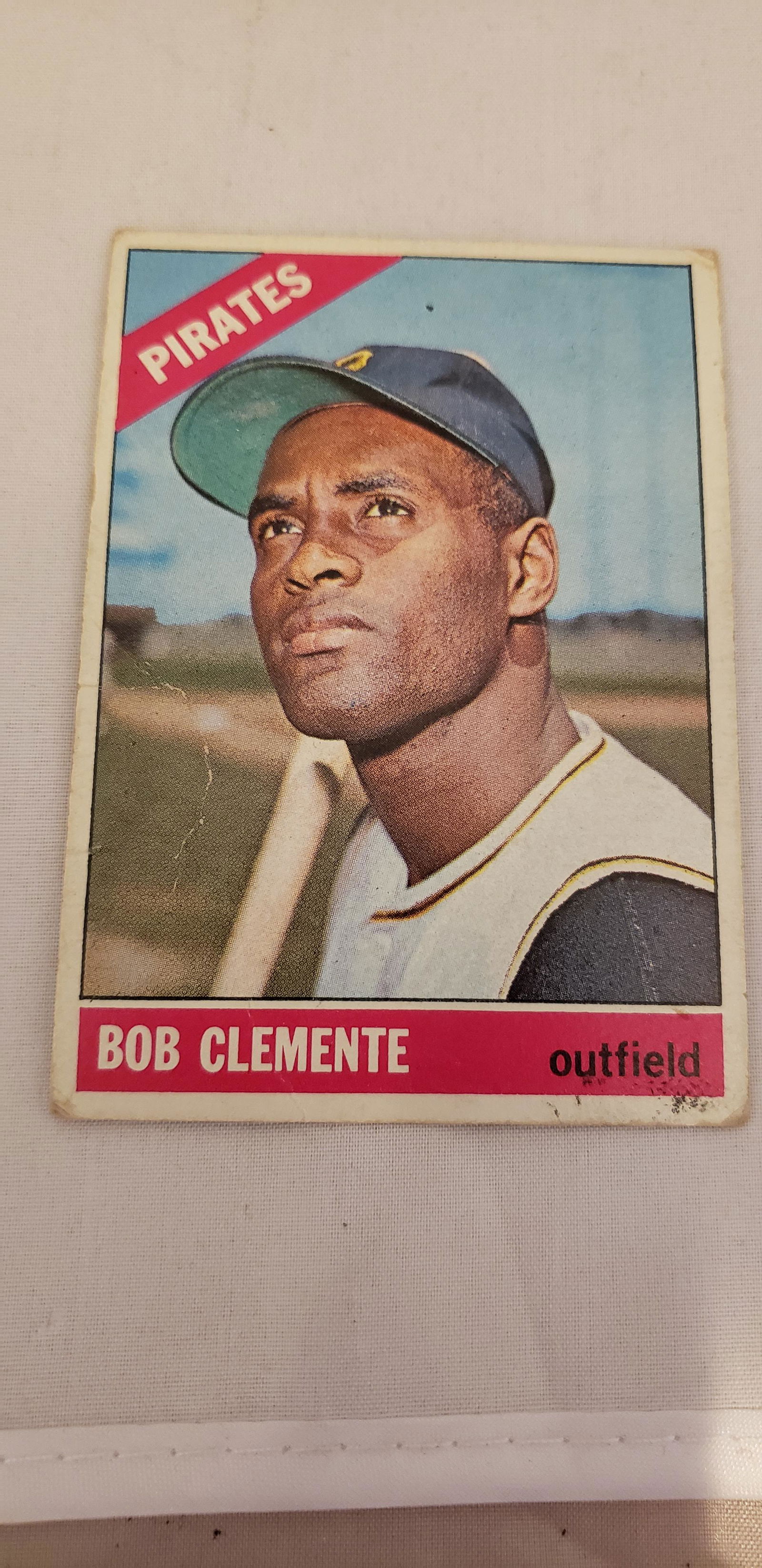 1966 Topps #300 Roberto Clemente Fair Condition (1 of 2)