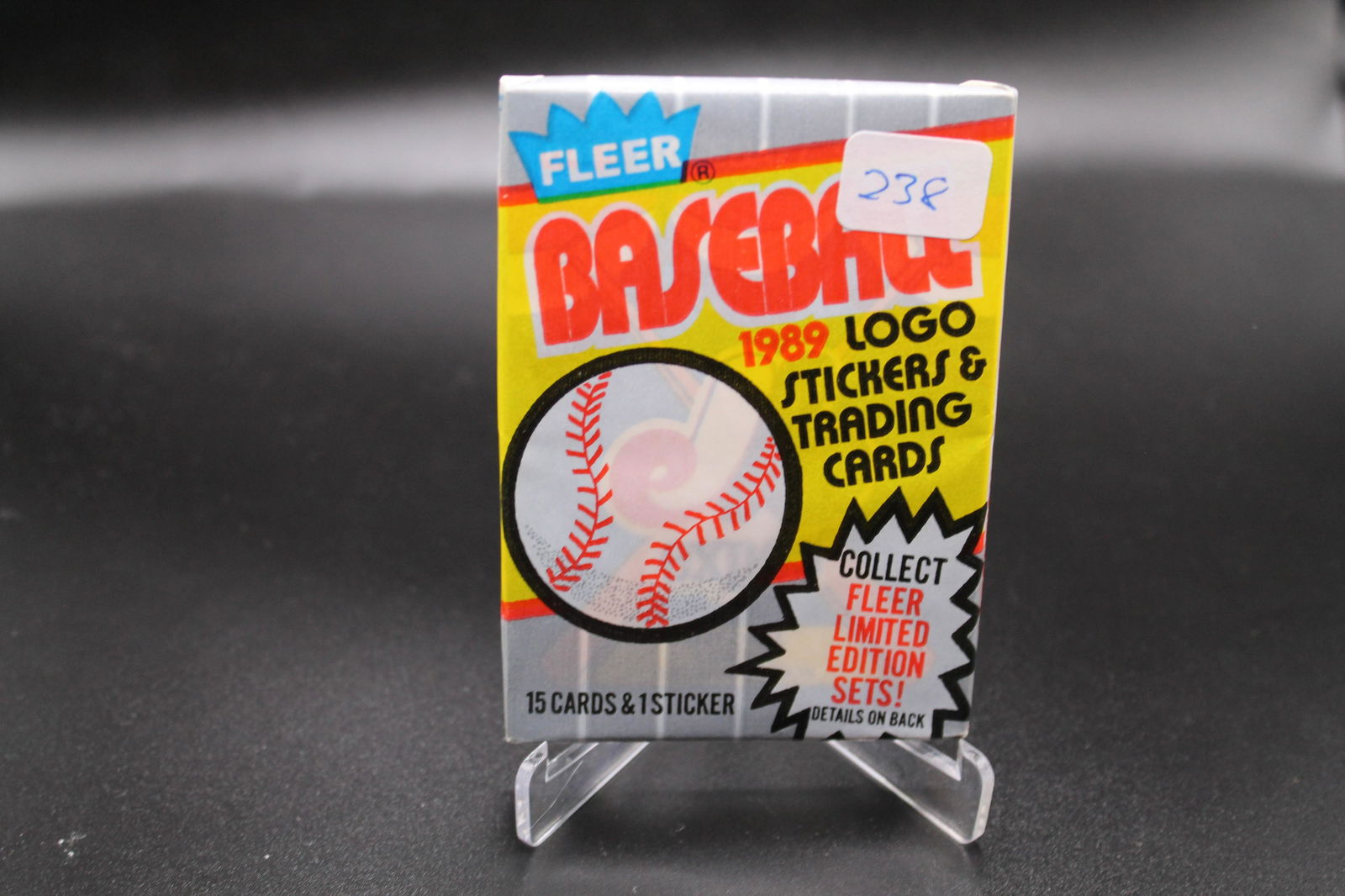 1989 fleer baseball sealed pack (1 of 1)