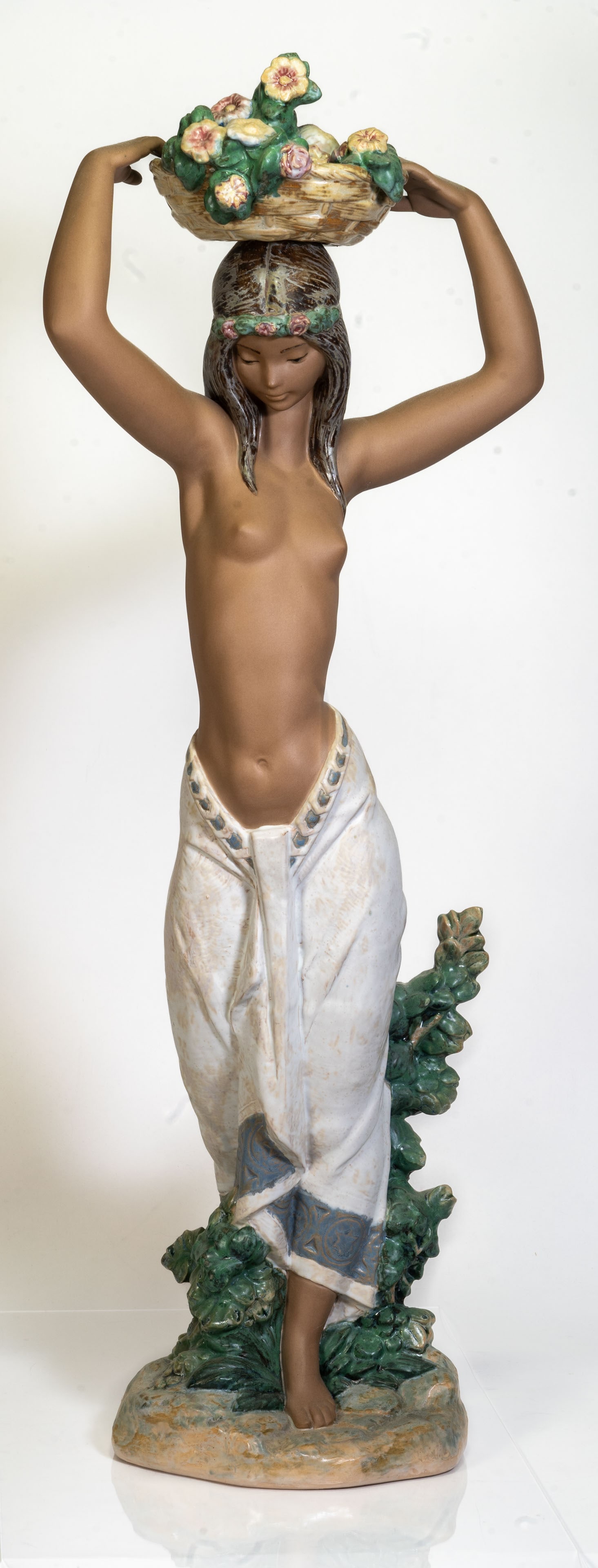 Large Lladro Native Woman with Flower Baskket on Head Porcelain Sculpture (1 of 6)