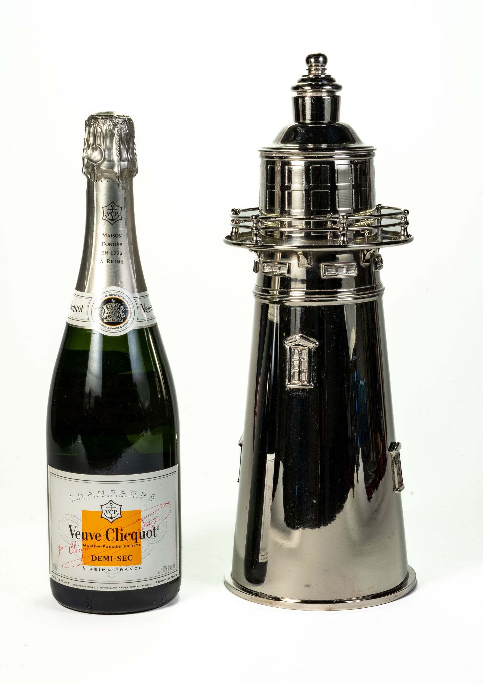Lighthouse Form Cocktail Shaker (1 of 8)