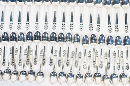 Tiffany & Co Sterling Silver Flatware "Palmette" 131 Pieces 238 Troy Ounces