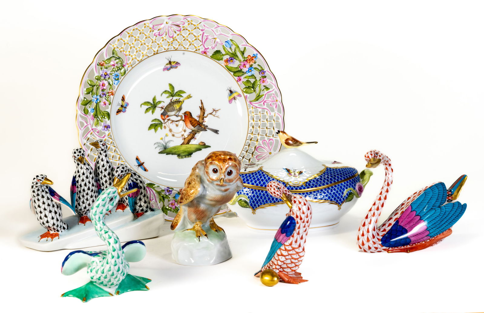 Seven Herend Fishnet Animal Figurines, Reticulated Herend Dish & Covered Dish (1 of 20)