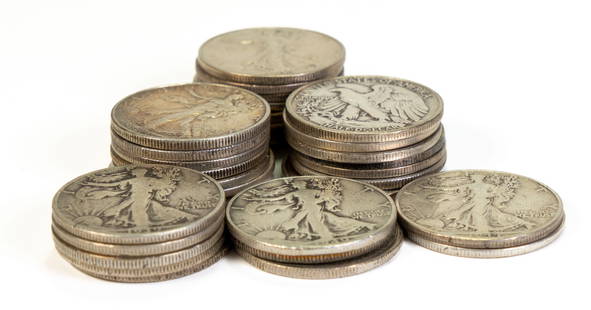 Thirty-Two (32) Walking Liberty Half Dollars $16 Face Value: Thirty-two (32) Walking Liberty Half Dollars from the 1930' and 1940's .All in circulated condition. $16 Face Value.
