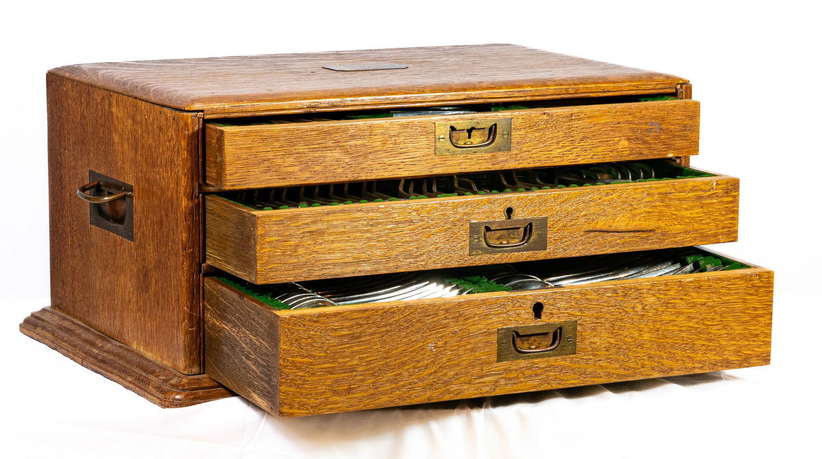 Large Martin Hall and Co Silverplate Set in Fitted Case (1 of 12)