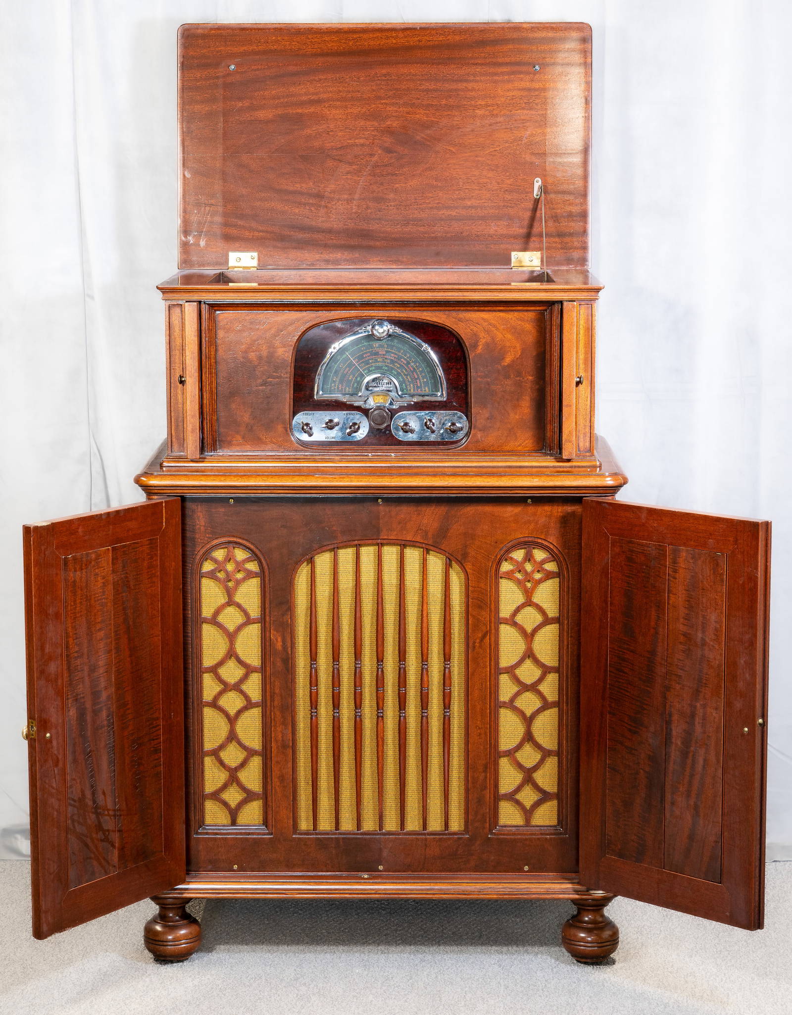 Mcmurdo-silver Masterpiece Vi Radio Auction
