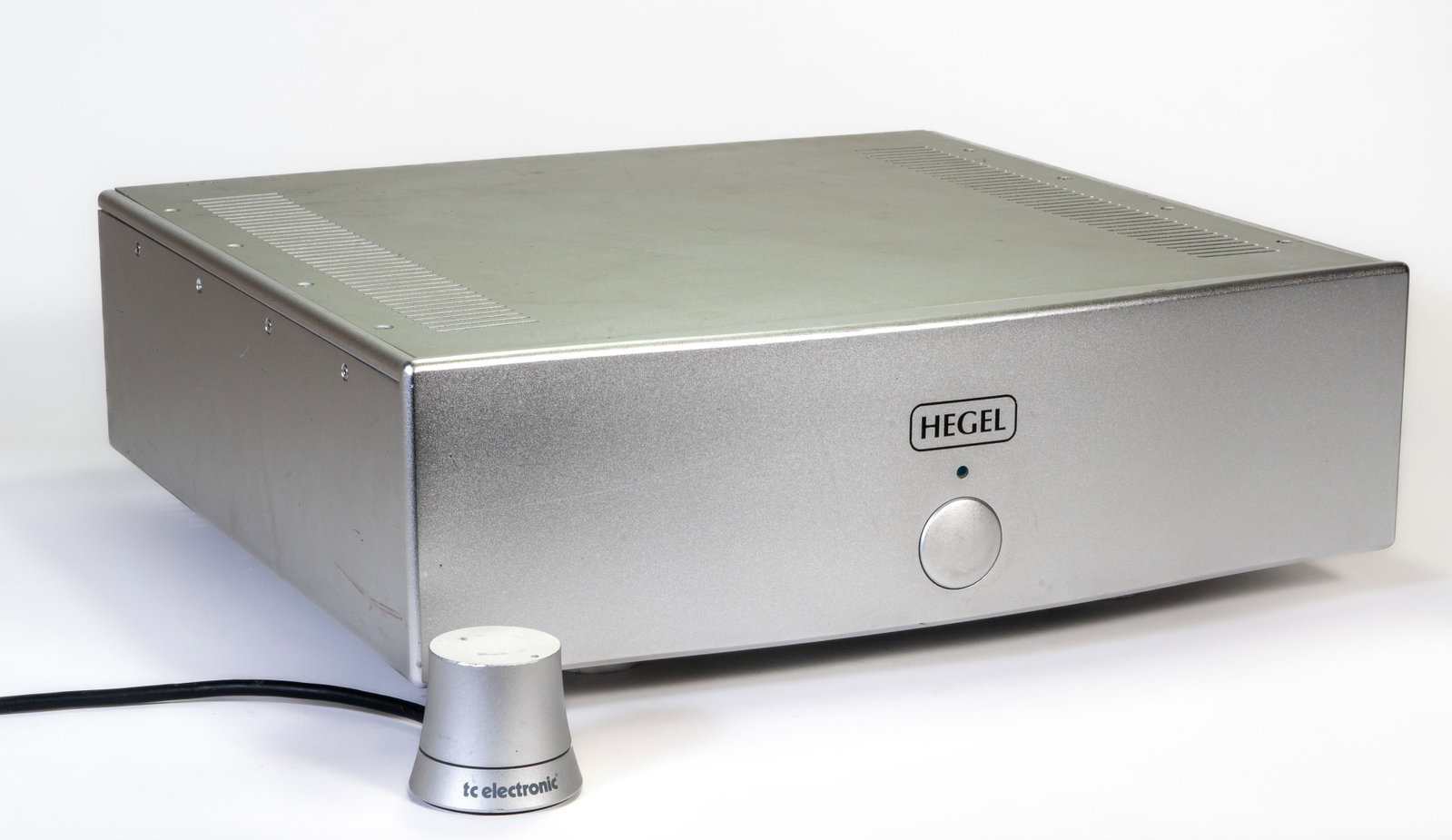 Hegel H20 Amplifier (1 of 8)