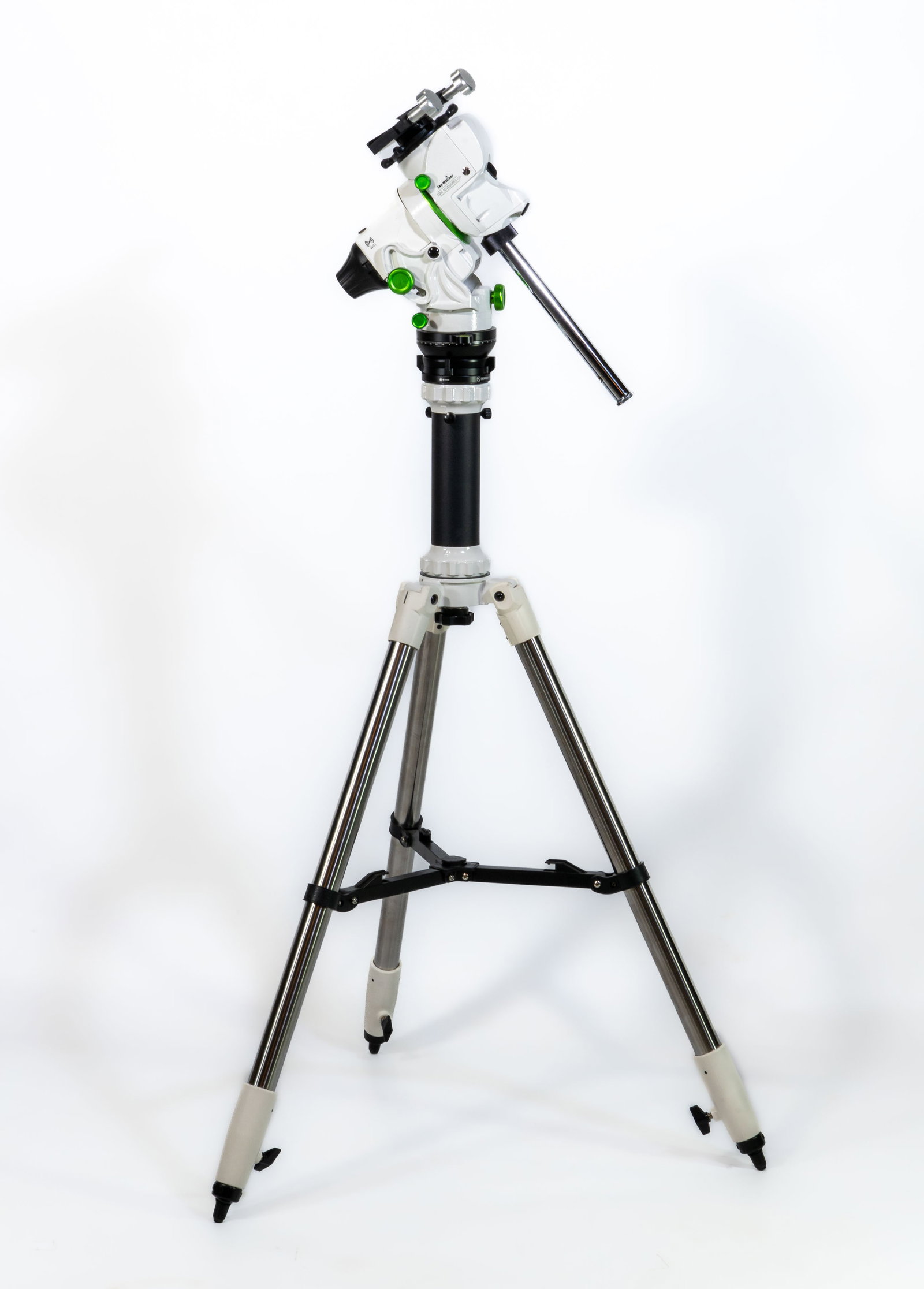 Sky-Watcher Star Adventurer GTi Mount Kit with Tripod and Pier Extension (1 of 8)