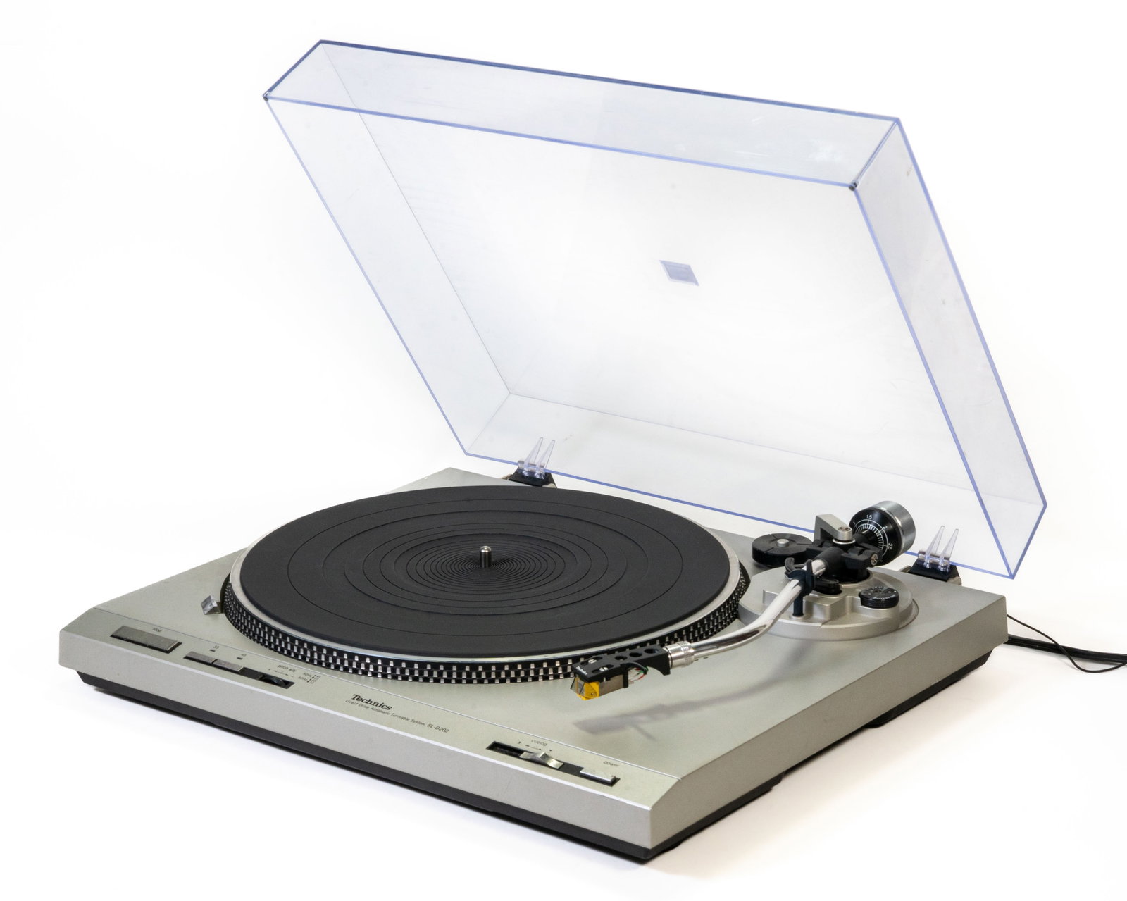 Technics SL-D202 Direct-Drive Turntable with Ortofon FF15XE Mk II Cartridge: Technics SL-D202 direct-drive turntable with Ortofon FF15XE Mk II cartridge. Property from the Collection of Robert Robinson For more information on The Robert Robinson Collection: