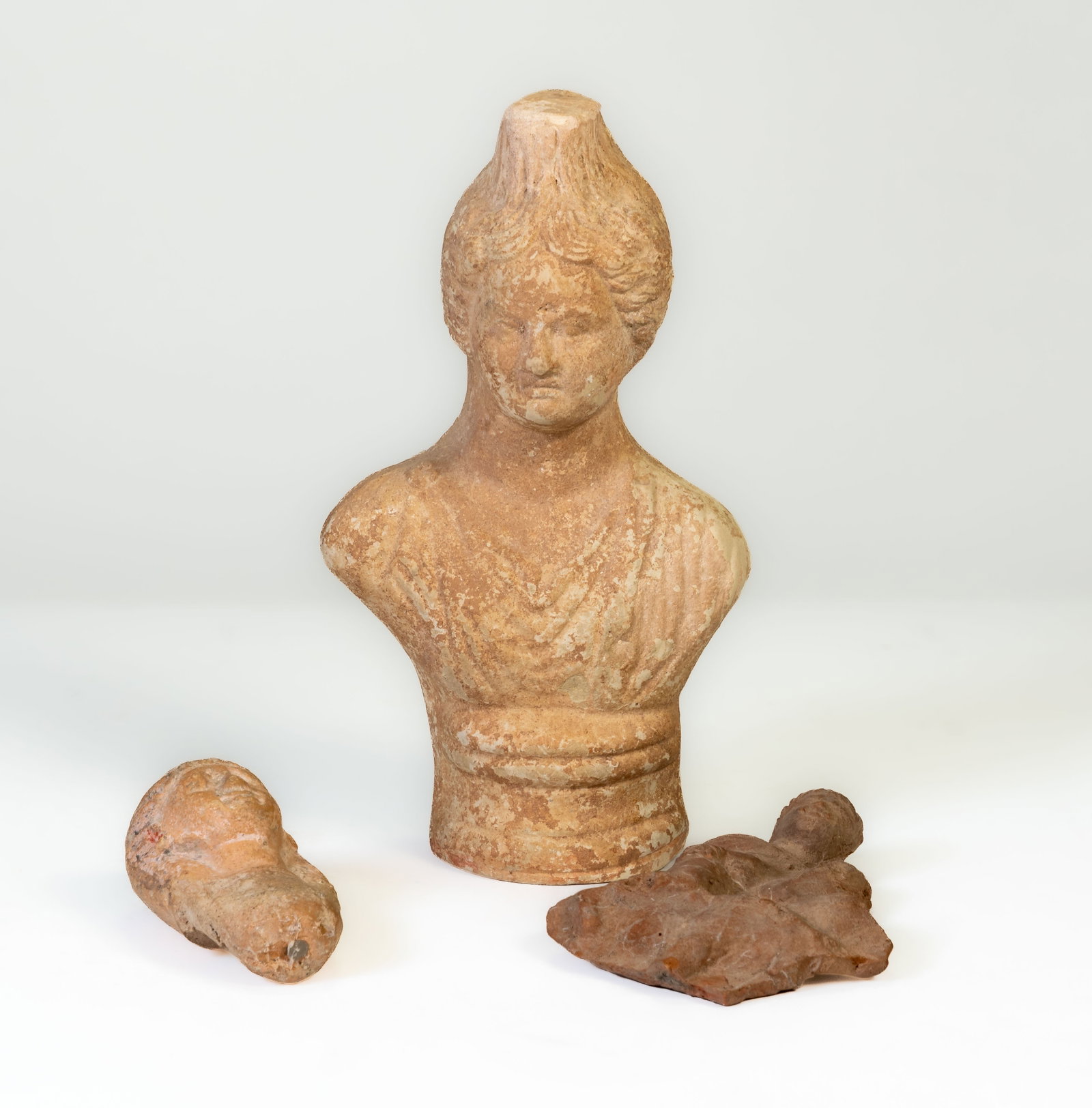 Three Ancient Terracotta Antiquities Fayaz Barakat & Sons (1 of 17)