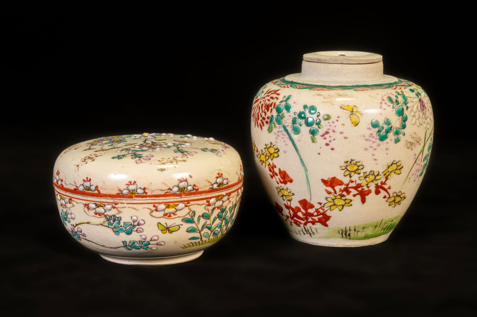Antique Japanese Kyoto Ginger Jar & Covered Box: Two pieces of antique, possibly late Meiji period Japanese porcelain: a small ginger jar and a covered box. The ginger jar has an interior lid but is missing the outer lid. Character signed on the
