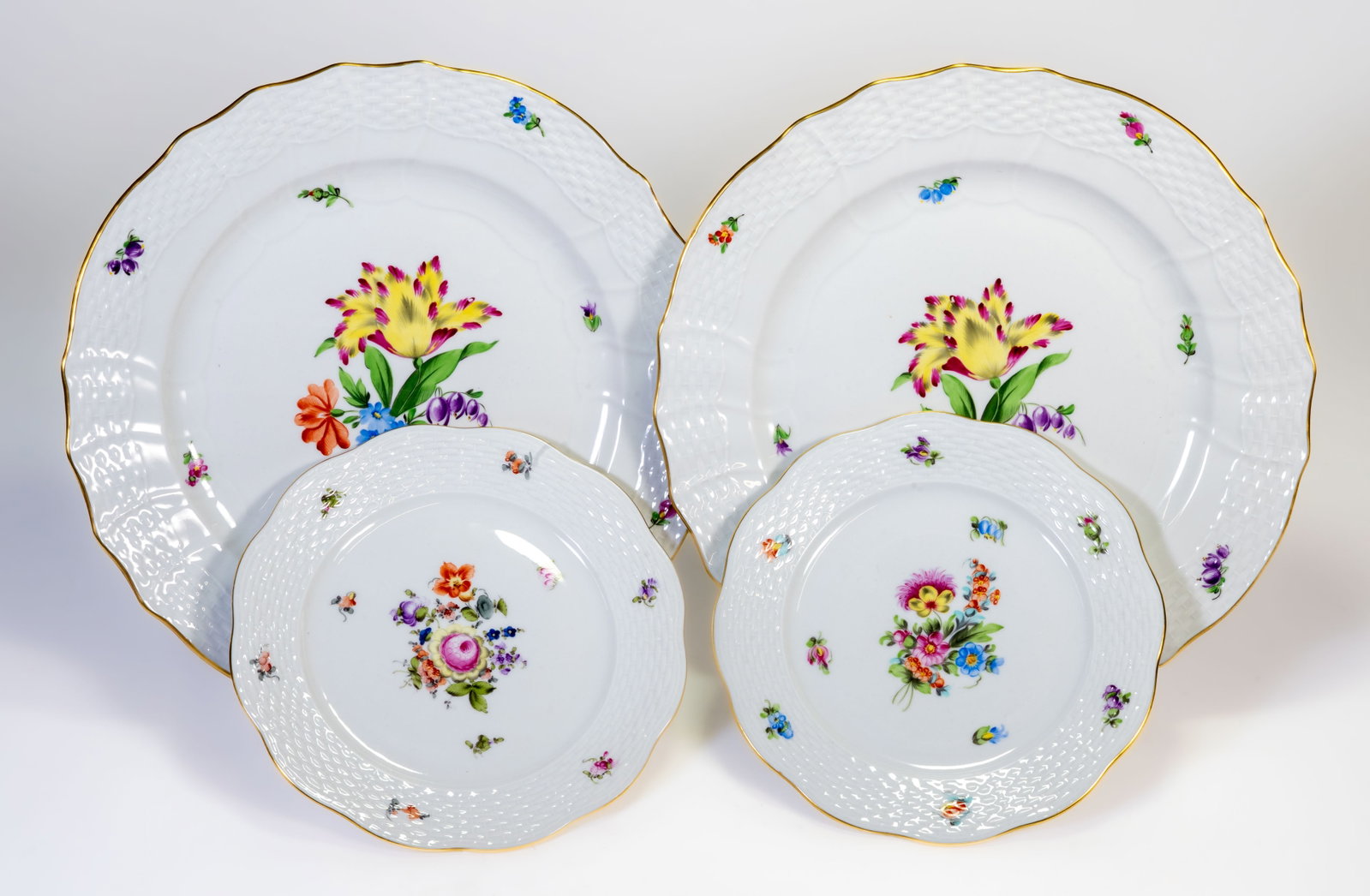 Four (4) Herend "Printemps" Service Plates Charger (1 of 12)