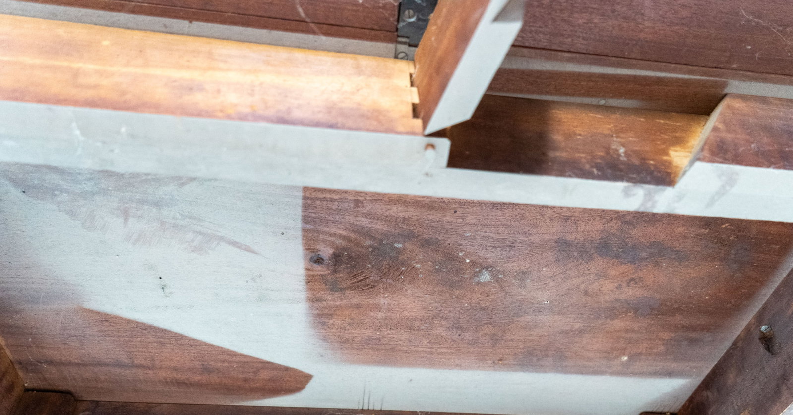 Sheraton-style Drop Leaf Table - 16