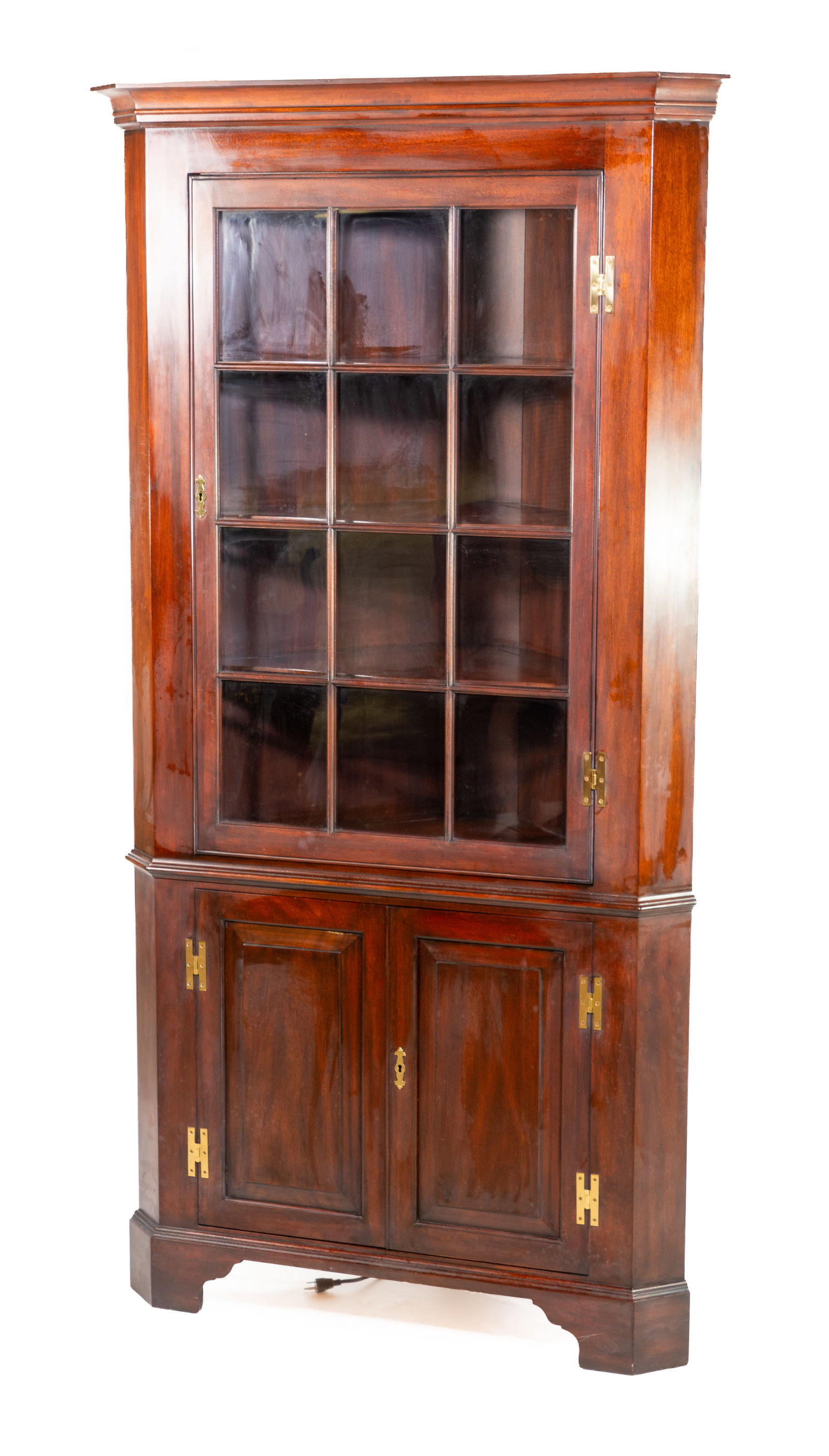 Henkel Harris Mahogany Corner Cabinet (1 of 10)