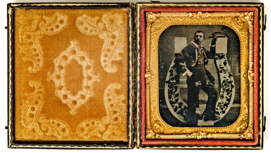 A LOT OF 5 IMAGES OF JOCKEYS SOLD TOGETHER.: A LOT OF 5 IMAGES OF JOCKEYS SOLD TOGETHER. Including a 1/6 plate cased tintype and 4 cdv albumen prints by Hennah & Kent, Brighton, c.1870.Additional images and detailed condition reports are availab