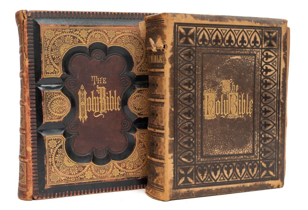 [BIBLES] LOT OF 2 VOLUMES SOLD TOGETHER (1 of 4)