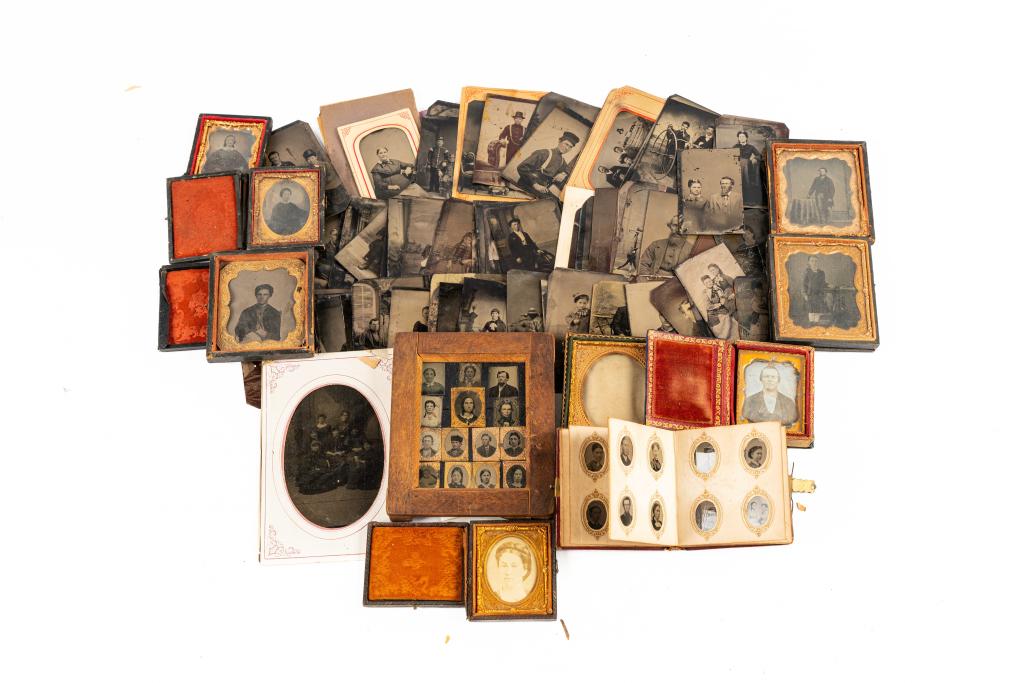 [TINTYPES] LOT OF 100 TINTYPES/CASED IMAGES (1 of 4)
