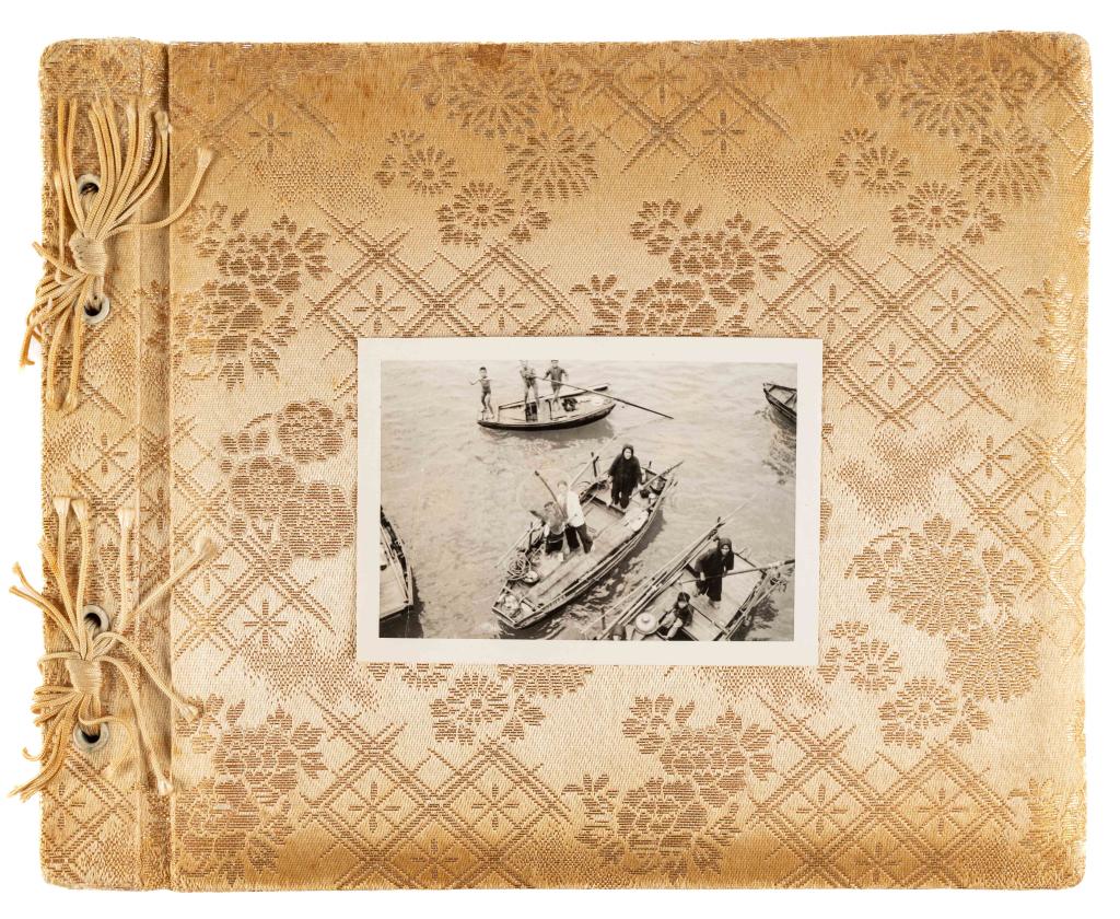 [ALBUMS] HONG KONG. 20 PHOTOS IN DECORATIVE CLOTH (1 of 4)