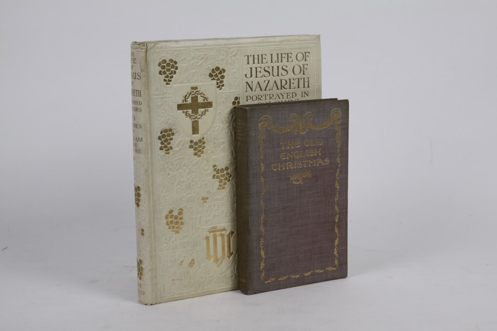 [ILLUSTRATED] LOT OF 2 VOLUMES SOLD TOGETHER (1 of 6)