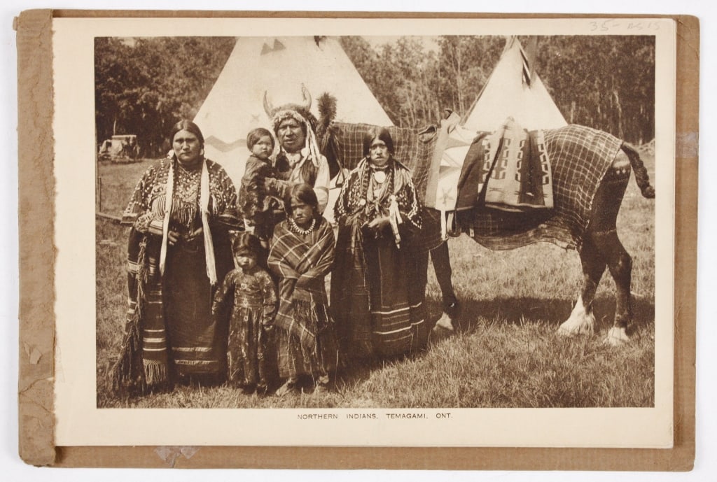 [WESTERN CANADA] SOUVENIR BOOKS. 28 TOGETHER (1 of 6)