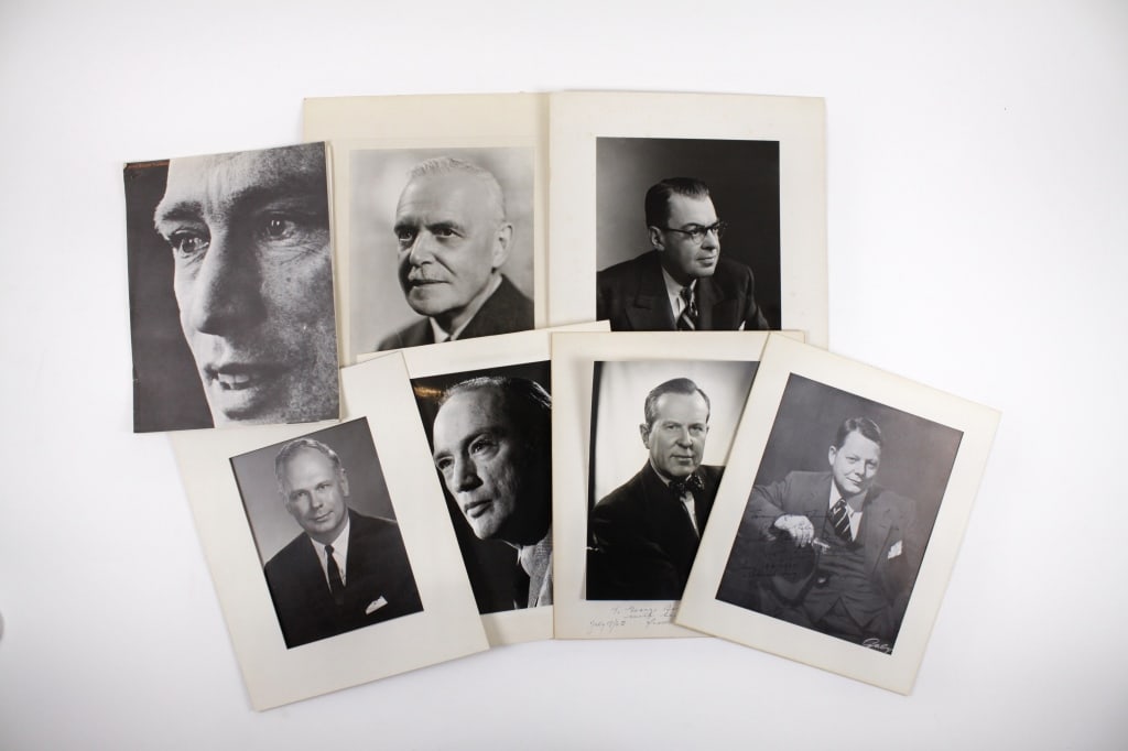 [POLITICS] TRUDEAU, ETC. PHOTOS, PINS, POSTERS (1 of 6)