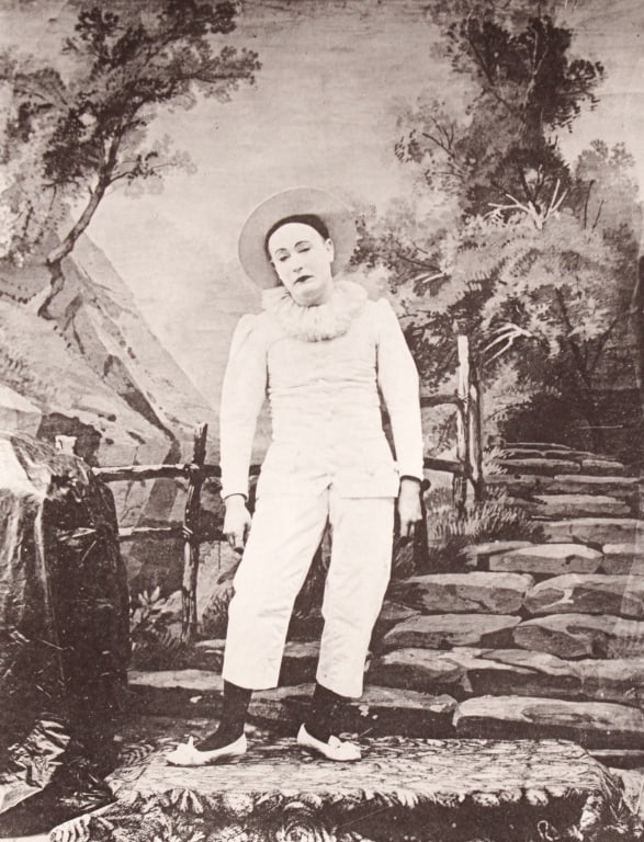 [VIN MARIANI] LA FLEUR DE COCA. PANTOMIME. 1892: Arene, Paul; Goetchy, Gustave; Angelo, Mariani. LA FLEUR DE COCA. PANTOMIME. Presented at the Theatre Angelo Mariani, 29 Juin 1892. Paris: Silvestre & Cie., 1892. Thin quarto, paper wraps. Illustrated