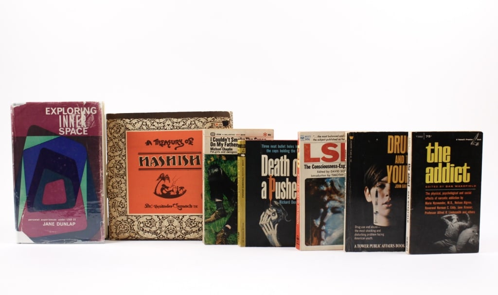 [DRUGS] LOT OF 7 VOLUMES, 1 SIGNED BY LEARY (1 of 6)