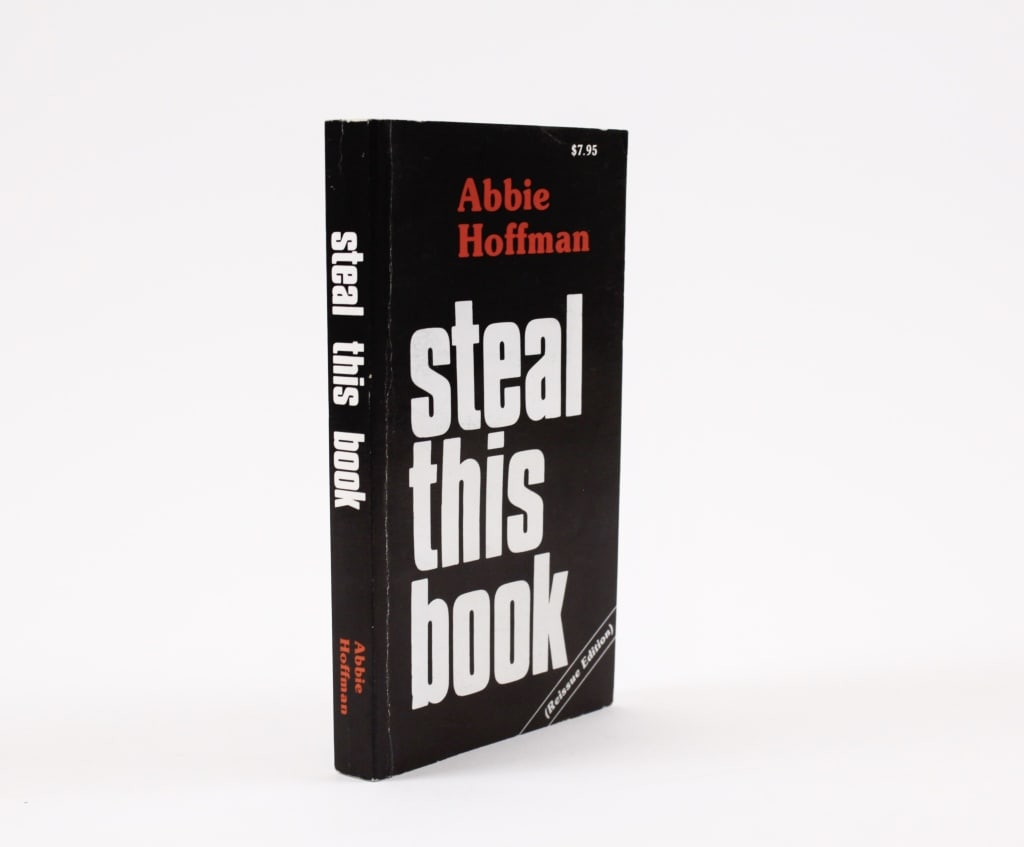HOFFMAN. STEAL THIS BOOK. SIGNED. 1972 (1 of 2)